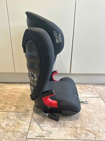 Photo of free Britax Romer car seat (BR3) #4
