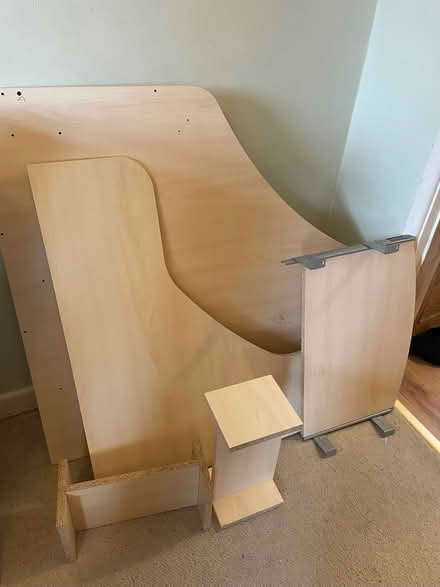 Photo of free Corner desk (Poringland NR14) #1