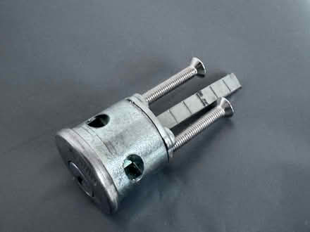 Photo of free Union cylinder lock + 3 keys (KT3 New Malden) #4