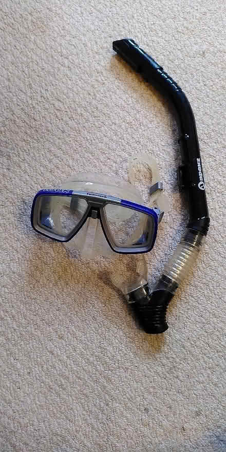 Photo of free Snorkel and goggles (Bussage GL6) #1