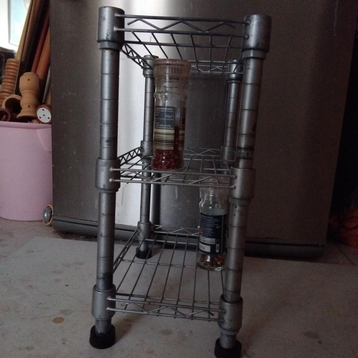Free: Small spice rack (Dumbiedykes EH8)