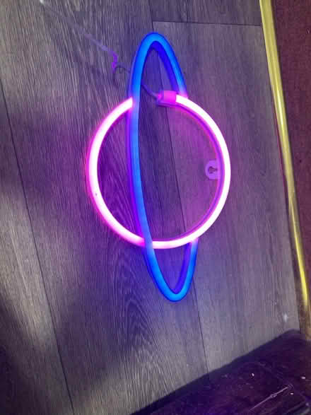 Photo of free Planet ‘neon’ light (Nateby CA17) #1