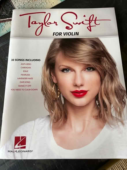 Photo of free Taylor Swift for violin book (Bethesda) #1