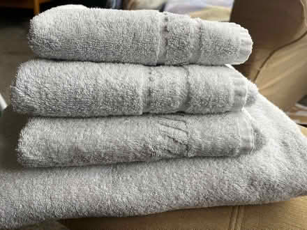 Photo of free A bath towel and 3 matching hand towels (Cheylesmore CV3) #1