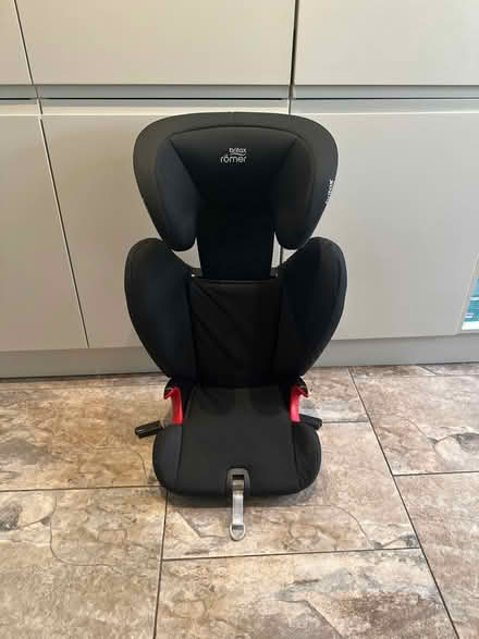 Photo of free Britax Romer car seat (BR3) #1