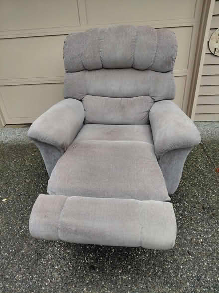 Photo of free La-Z-Boy Recliner (Juanita (Kirkland)) #3