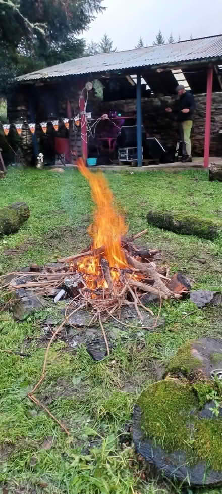 Photo of Dry wood for burning ๐ฅ (Hanworth TW13) #1