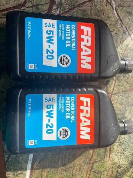 Photo of free Motor oil / 5W/20 (DC side of Warrenton) #1
