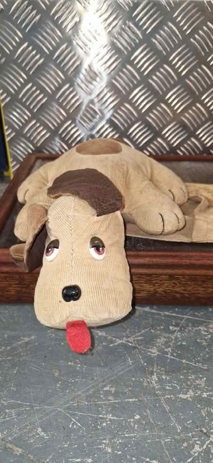 Photo of free TV remote holder for settee or armchair (Mill Hill BB2) #1