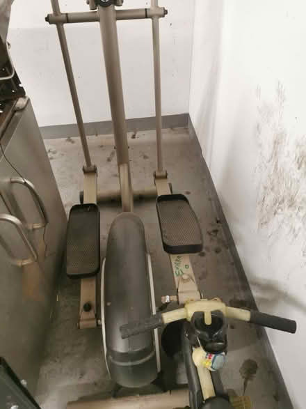 Photo of free Exercising runner (TW19) #1