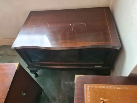 Photo of free Small TV stand. (Slough SL2) #1