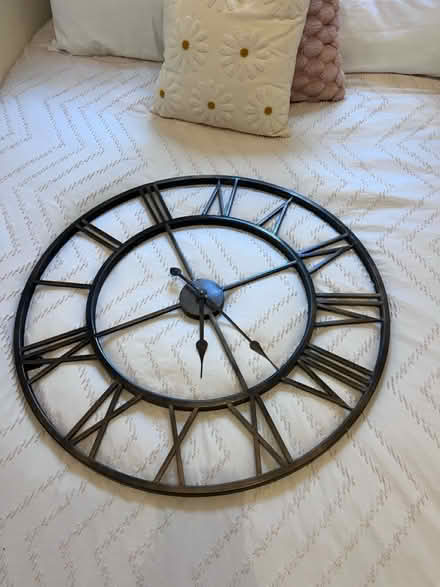 Photo of free Metal Clock (Tooting SW17 9TD) #1