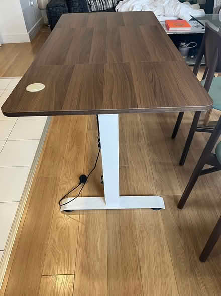 Photo of free Standing desk (E1) #2