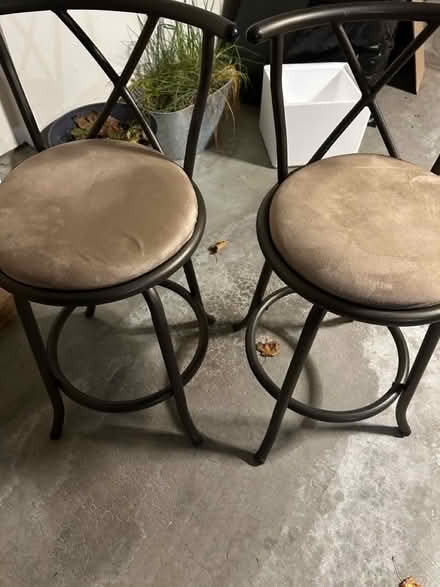 Photo of free 2 counter height stools (NW West Chicago) #1
