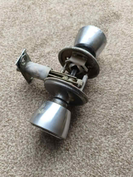 Photo of free Door handle with key lock (Jerrymoor Hill Finch RG40) #2