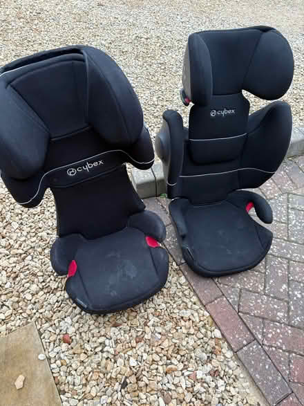 Photo of free 2 x child car seats (HP10 Penn) #1