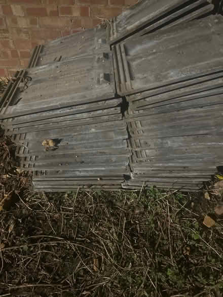 Photo of free Garage roof tiles (TW19) #3