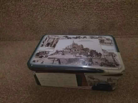 Photo of free Decorative Tin (Leighton buzzard LU7) #1