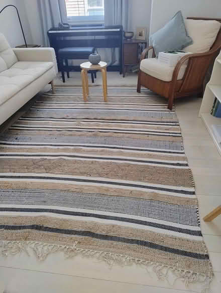 Photo of free Rug, beach style. 2.75m by 1.85cm (potts point) #4