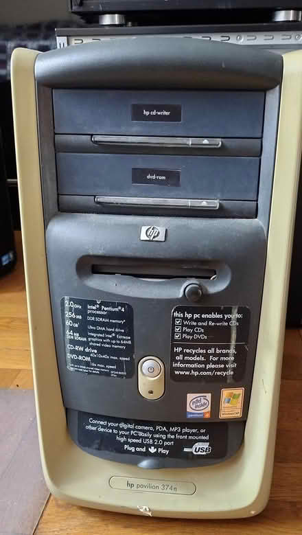 Photo of free Vintage computer (needs repair) (Brooklyn 11218) #1