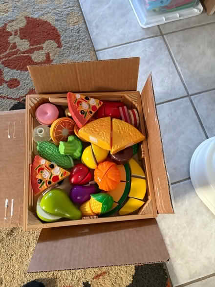 Photo of free Play Kitchen w/food (Skokie) #1