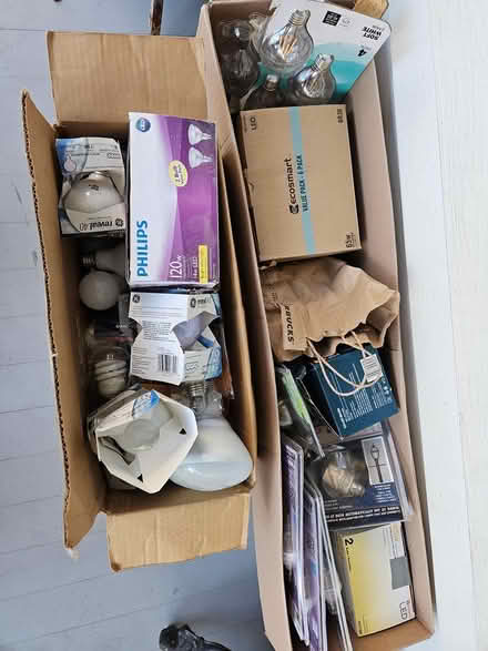 Photo of free Miscellaneous Light Bulbs (Montclair, VA) #1