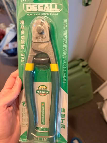 Photo of free Cable/ Wire Cutters (Twickenham TW1) #1