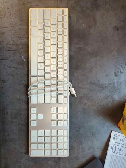Photo of free Apple USB keyboard (Seattle Bitter Lake) #1