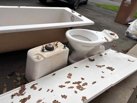 Photo of free Bath and toilet (Droitwich WR9) #3