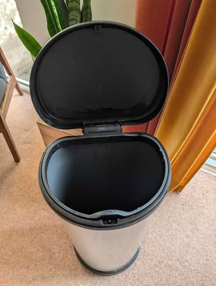 Photo of free Kitchen bin with push opening (OX4 - Iffley / Cowley) #3