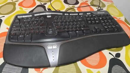 Photo of free Microsoft ergonomic keyboard (Seven Kings IG3) #1