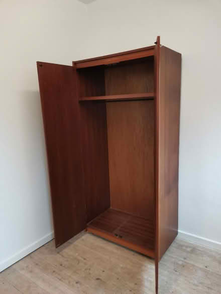 Photo of free 70s/80s wardrobe and drawer unit (LS16 7DL) #4