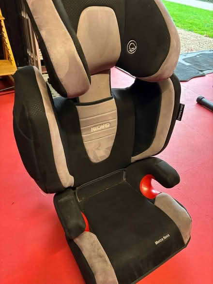 Photo of free 2x Recaro children’s car seat (Benson OX10) #2