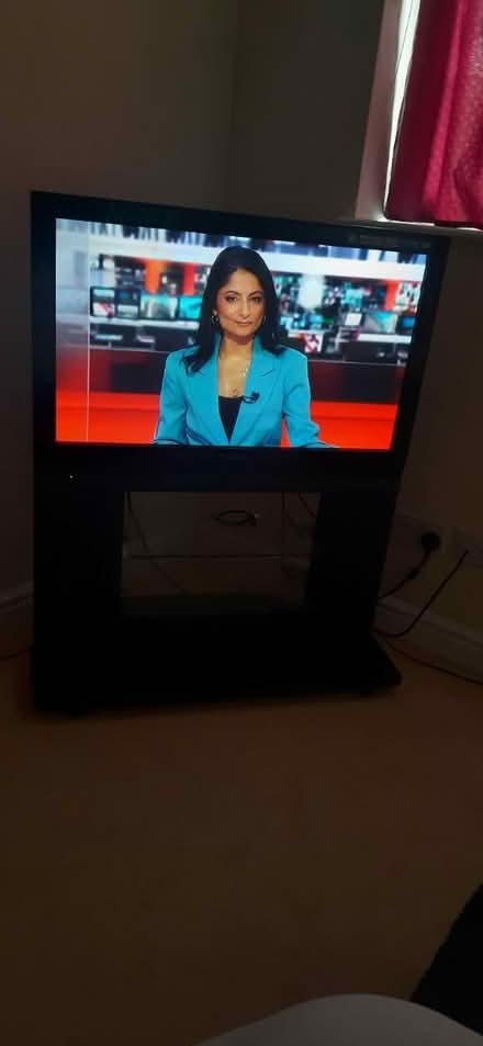 Photo of free 37 inch Panasonic tv with stand (Solihull b91) #1