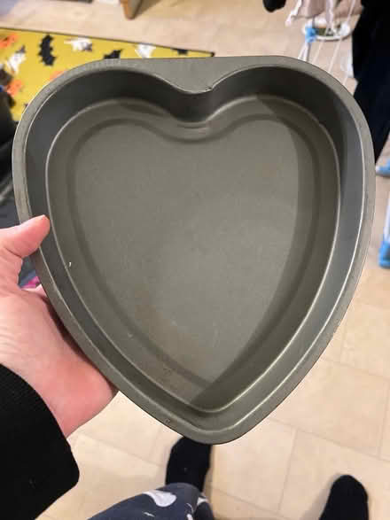 Photo of free Heart shaped baking tin (Broadwater SG2) #1