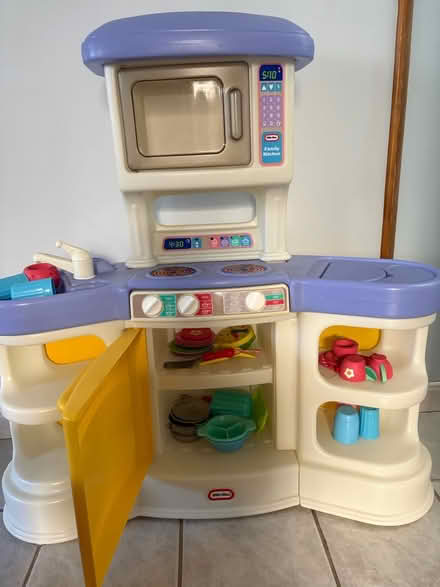 Photo of free Play Kitchen w/food (Skokie) #3