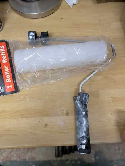 Photo of free Paint roller (new) and handle (Kidlington OX5) #1