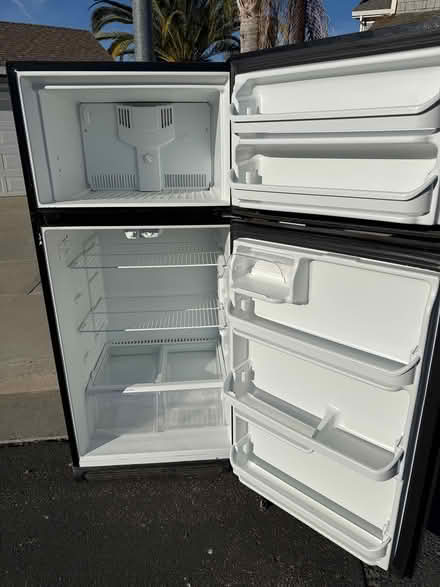 Photo of free working refrigerator (Discovery Bay) #2