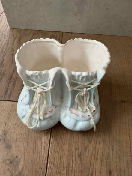 Photo of free Baby shoes porcelain recipient (SE26) #1