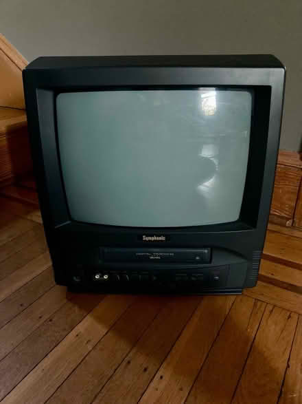 Photo of free Symphonic TV and VHS Combo (Mount Washington) #1