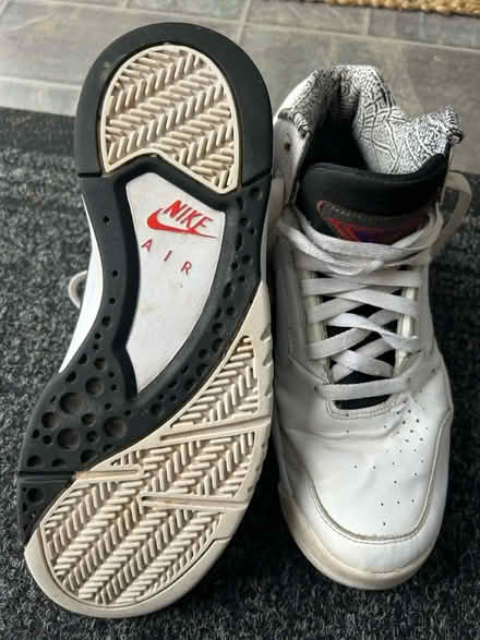 Photo of free Nike hi tops trainers size 9 men’s (Merstham RH1) #2