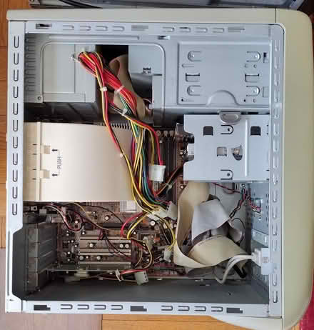 Photo of free Vintage computer (needs repair) (Brooklyn 11218) #3