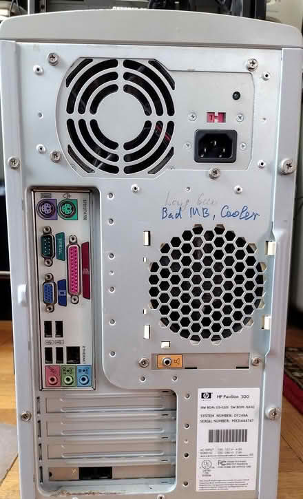 Photo of free Vintage computer (needs repair) (Brooklyn 11218) #2