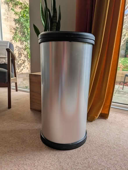 Photo of free Kitchen bin with push opening (OX4 - Iffley / Cowley) #1