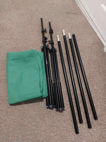 Photo of free Green screen background and stand (Kimblesworth) #1