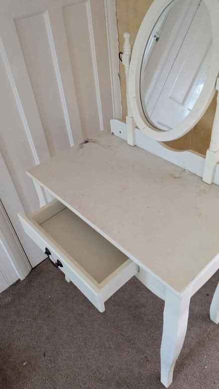 Photo of free Girls dressing table (BR1) #3