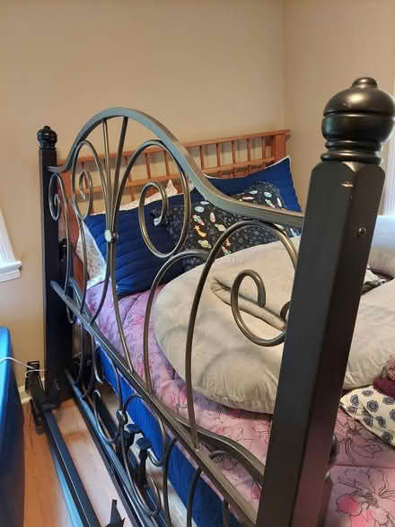 Photo of free Queen-sized head and footboard set (university hts.) #2