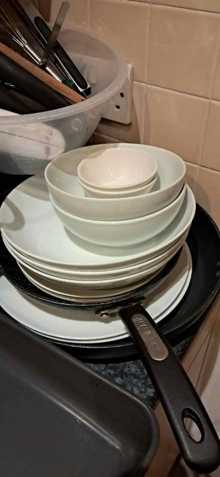 Photo of free Assortment of kitchenware (Harringay N8) #4