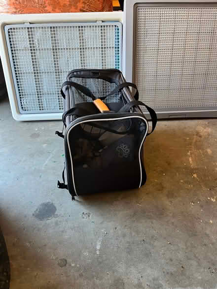 Photo of free pet carrier small & other pet items (McDonough) #1