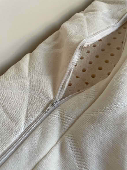 Photo of free King Size Mattress Topper (Latimer HP5) #4